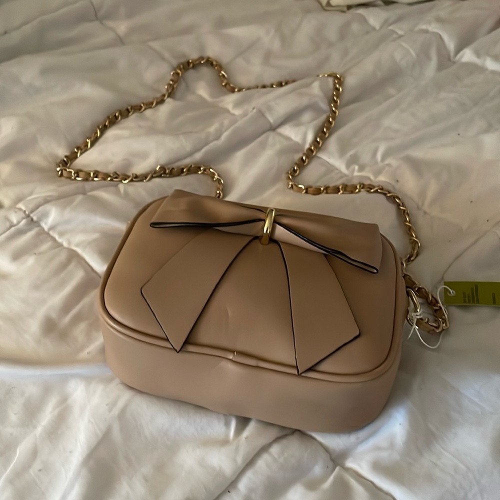 Gianni Bini purse tan color NWT. Crossbody. Neutral color.